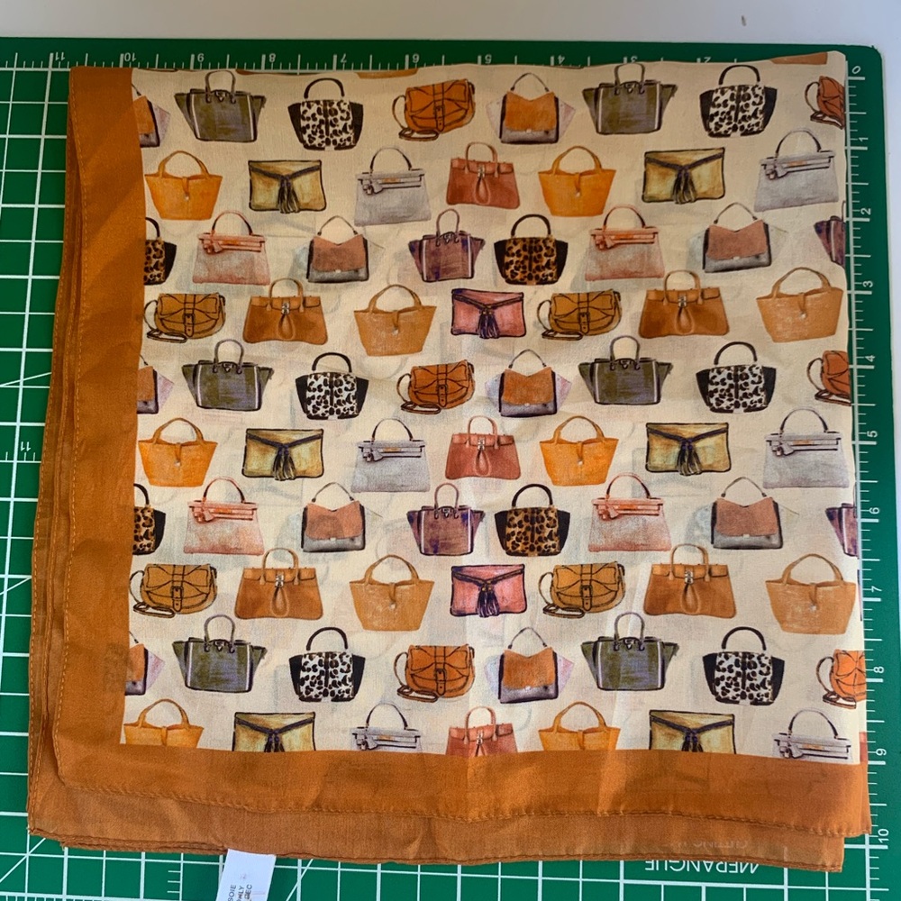 SILK 🆕  Italy 🇮🇹 - RARE - 1 of a kind (see google) - Picture 13 of 15